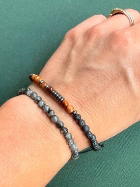 2 Beaded Women’s Bracelet Set in Gray and Brown